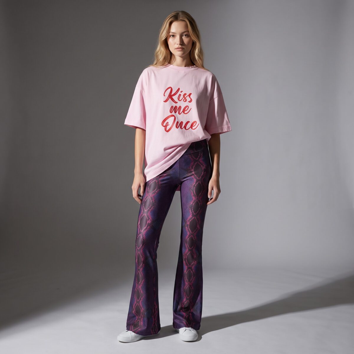 Kiss Me Once Graphic T-Shirt Pink